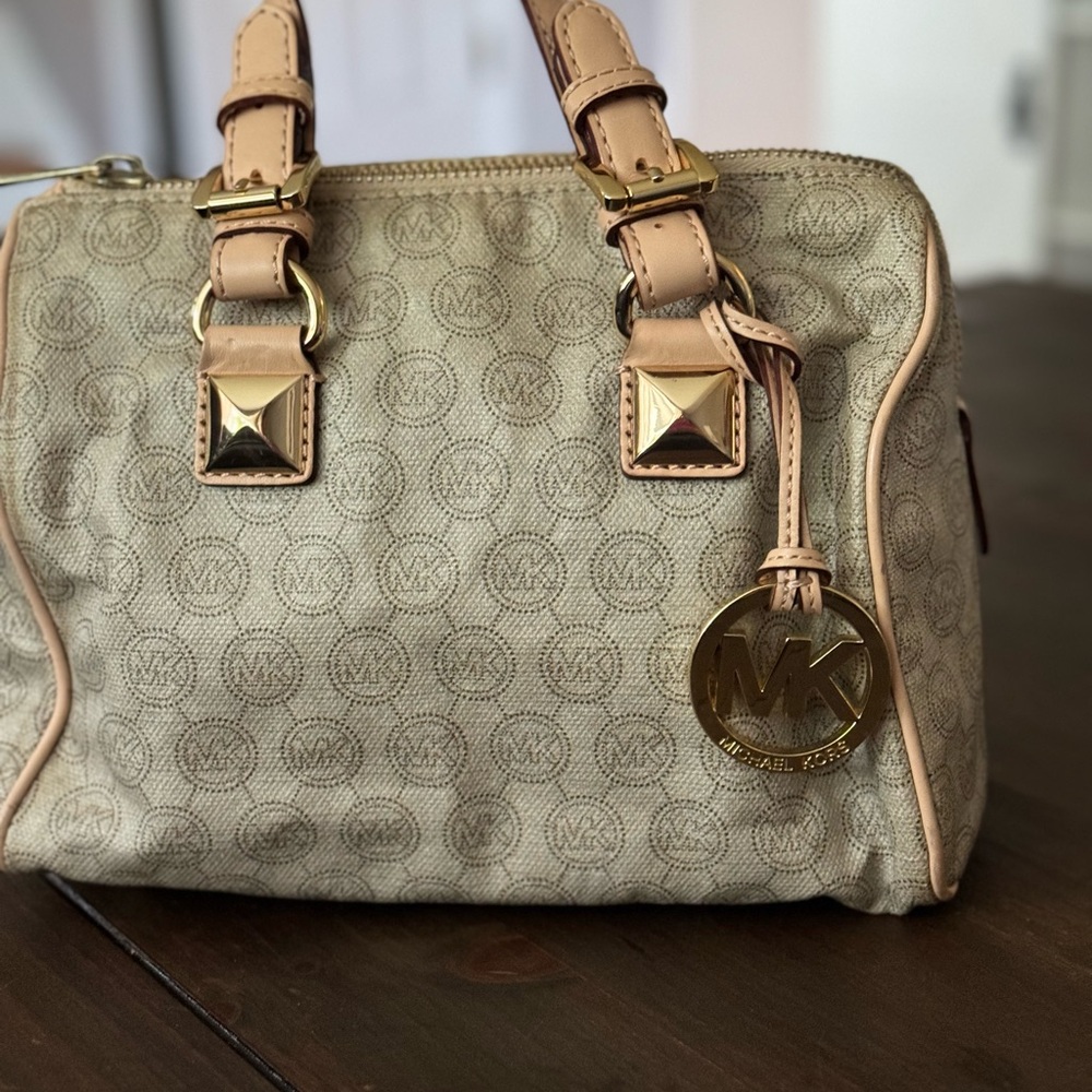 Michael kors bag - Picture 2 of 2